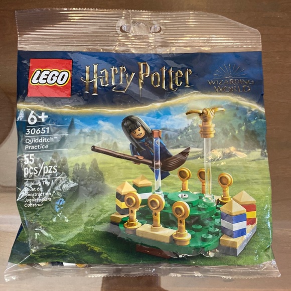 Lego Harry Potter Quidditch Practice #30651 - Picture 1 of 4
